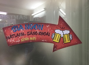 Mũi tên bằng gỗ trang trí quán beer cá tính