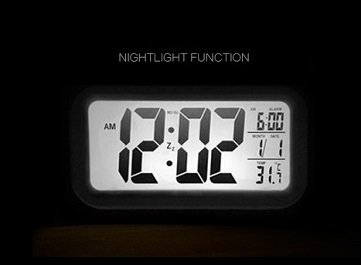 Đồng hồ cảm biến ánh sáng - xem giờ lúc đêm khuya