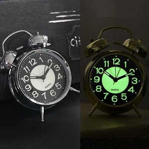 Đồng hồ dạ quang mặt, chữ số và kim phát sáng báo thức cổ điển (10cm)