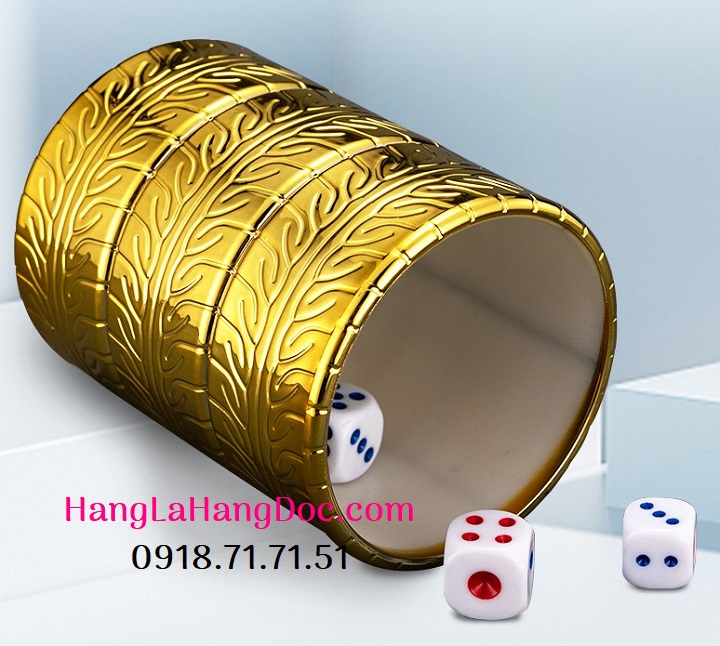 Bộ lắc xúc xắc hình 3 lốp xe hơi cao cấp