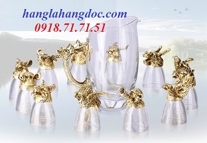 Bộ ly 12 con giáp mạ đồng vàng, có ca chắt rượu, sang trọng