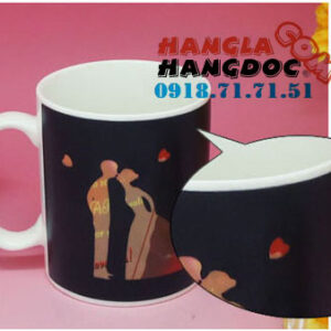 Cốc đổi màu Valentine nụ hôn VLT-01