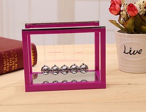 Con lắc Newton để bàn, đế kính NK1 (size nhỏ) 13×7.5x10cm
