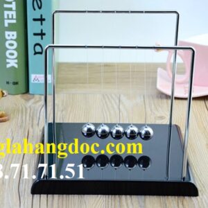 Con lắc Newton trưng bày độc đáo V3 khung kim loại (17x20x18cm)