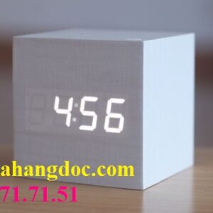 Đồng hồ gỗ hình vuông chữ số LED trắng
