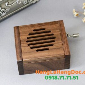 Hộp âm nhạc quay tay cơ học gỗ óc chó WN-R9