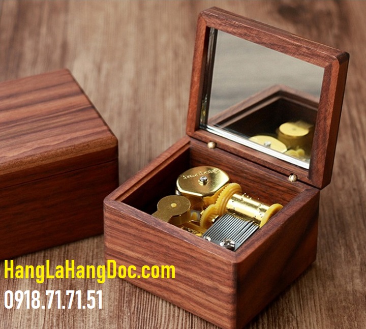 Hộp nhạc gỗ óc chó WN-Q8 (cỡ trung) phủ da cao cấp có gương soi