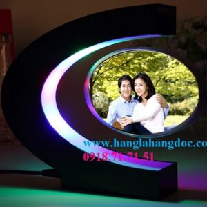 Khung ảnh chữ C không trọng lượng độc đáo