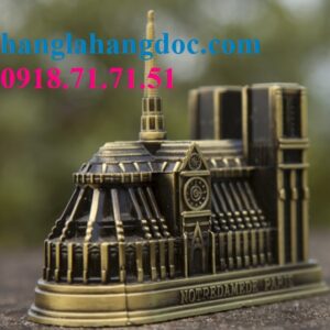 Mô hình Nhà thờ Đức Bà ở Paris (Notre Dame Catherale)