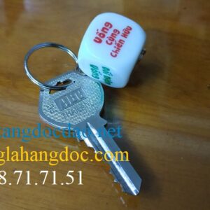 Móc khóa hột xí ngầu 2cm uống bia tiếng Việt
