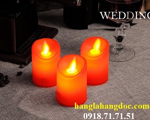Nến sáp lắc lư Đỏ, cao 10cm, đường kính 7.5cm