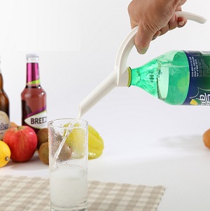 Tay cầm rót nước ngọt, nước suối tiện dụng